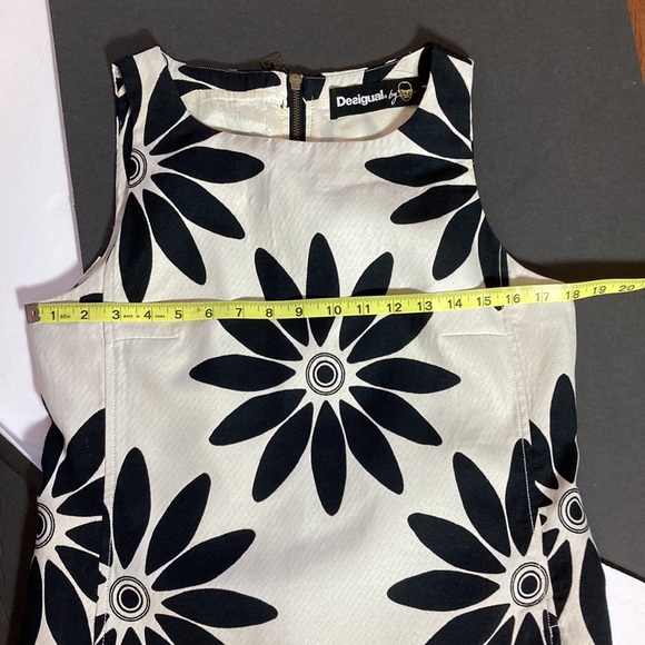 Desigual Floral Dress, Pockets! Black & White, Super Cute - Picture 3 of 8